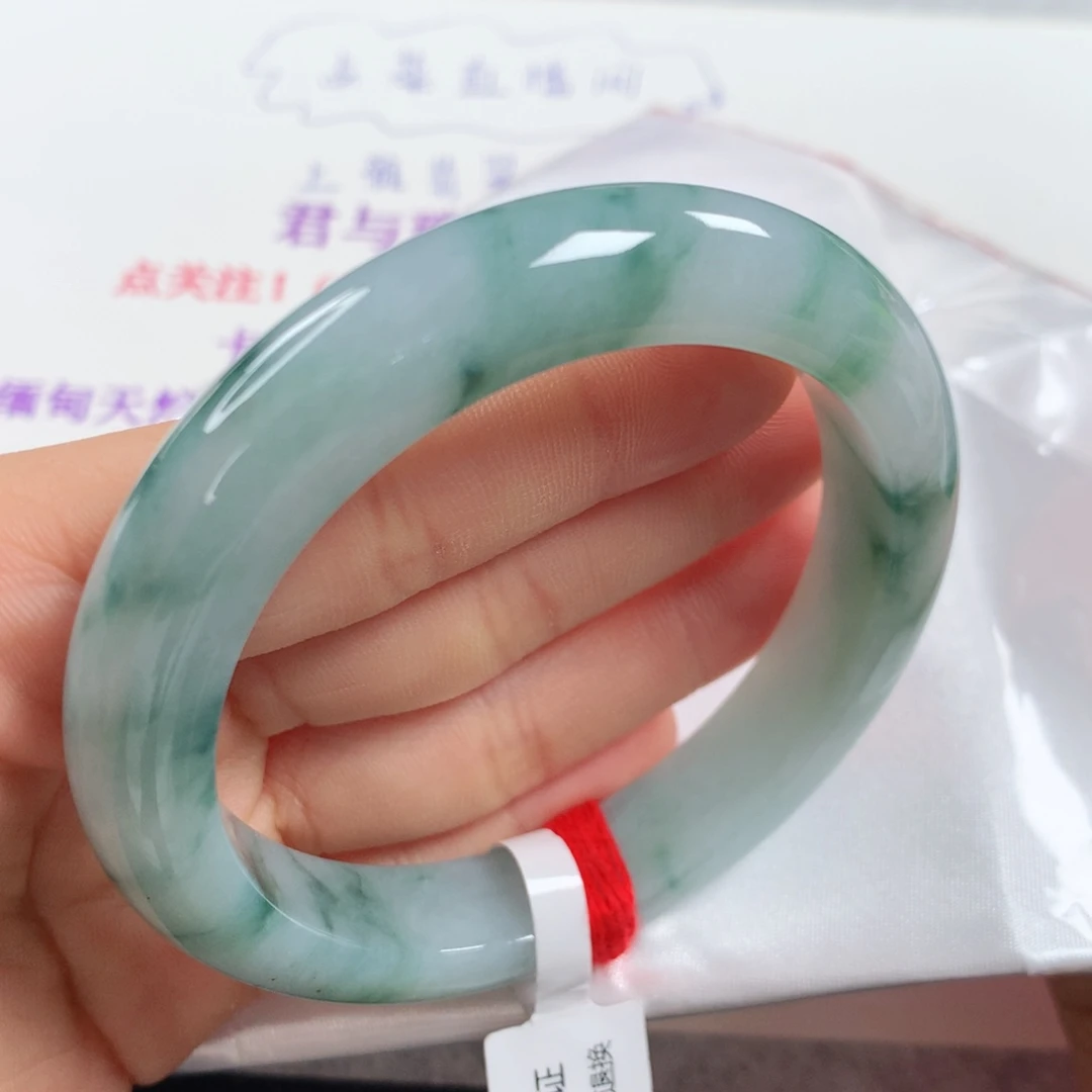 翡翠手镯未镶嵌 正圈①⑧④