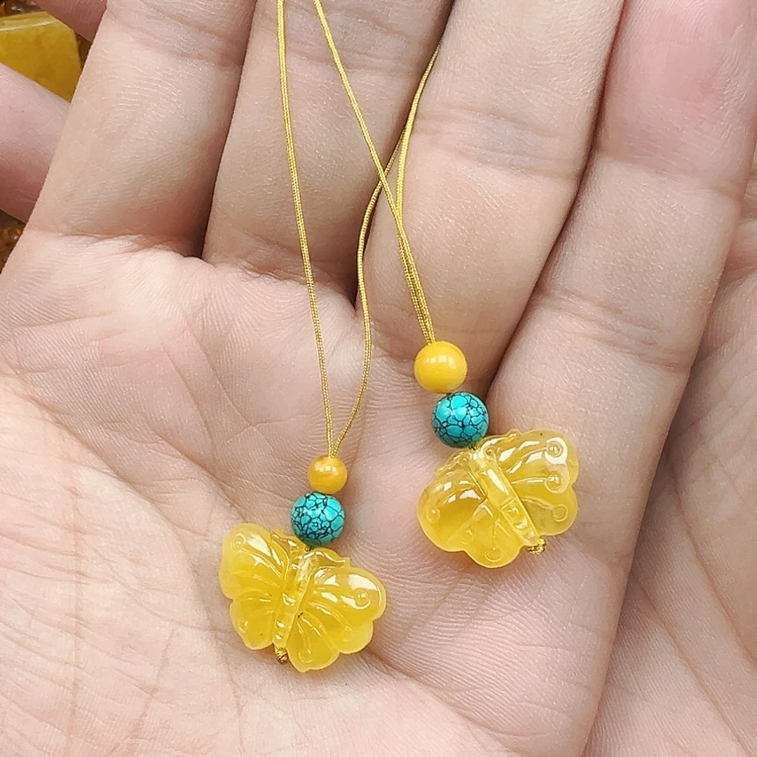 蜜蜡颈饰未镶嵌蝴蝶手机链，随机发货，开播福利