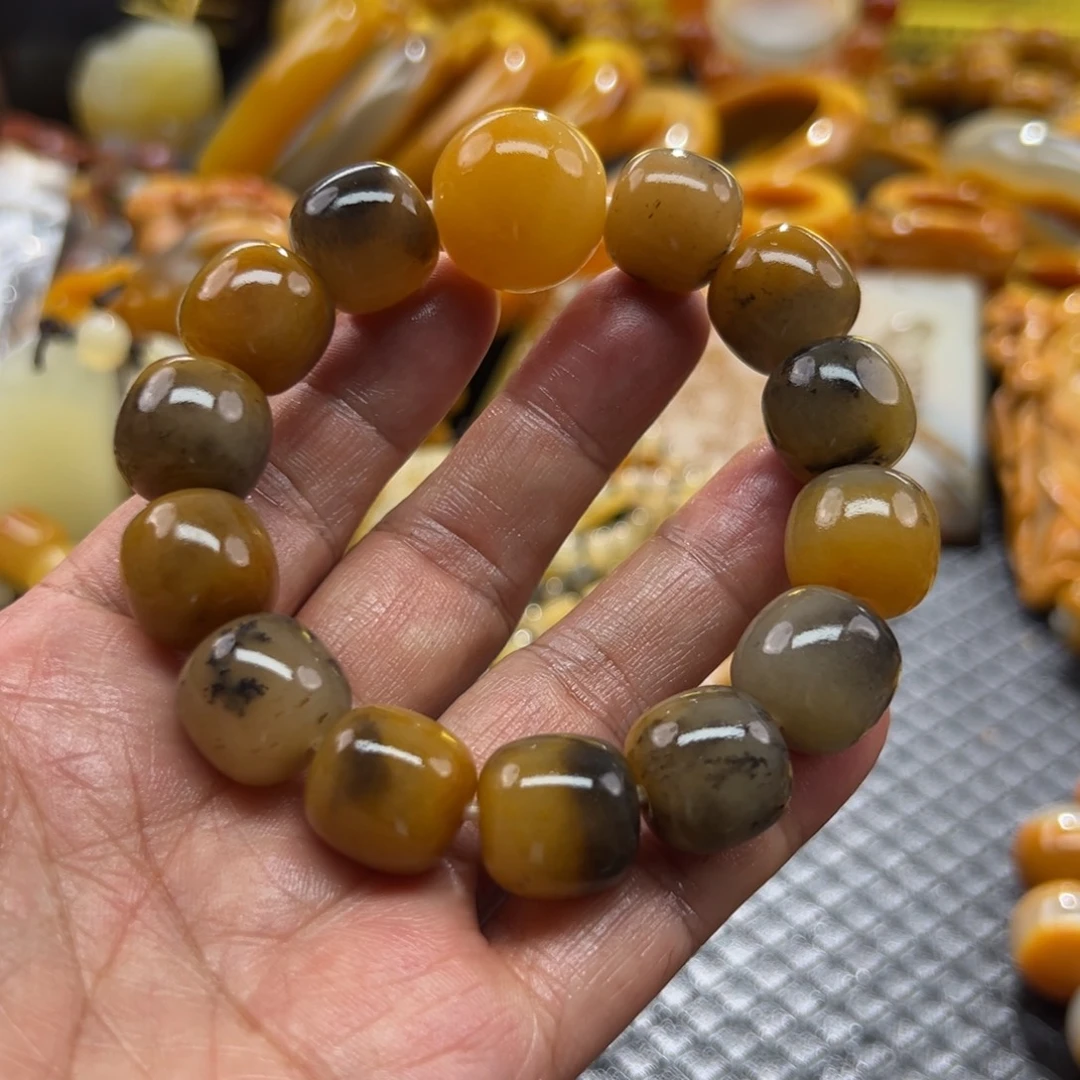 石英质玉未镶嵌颈饰