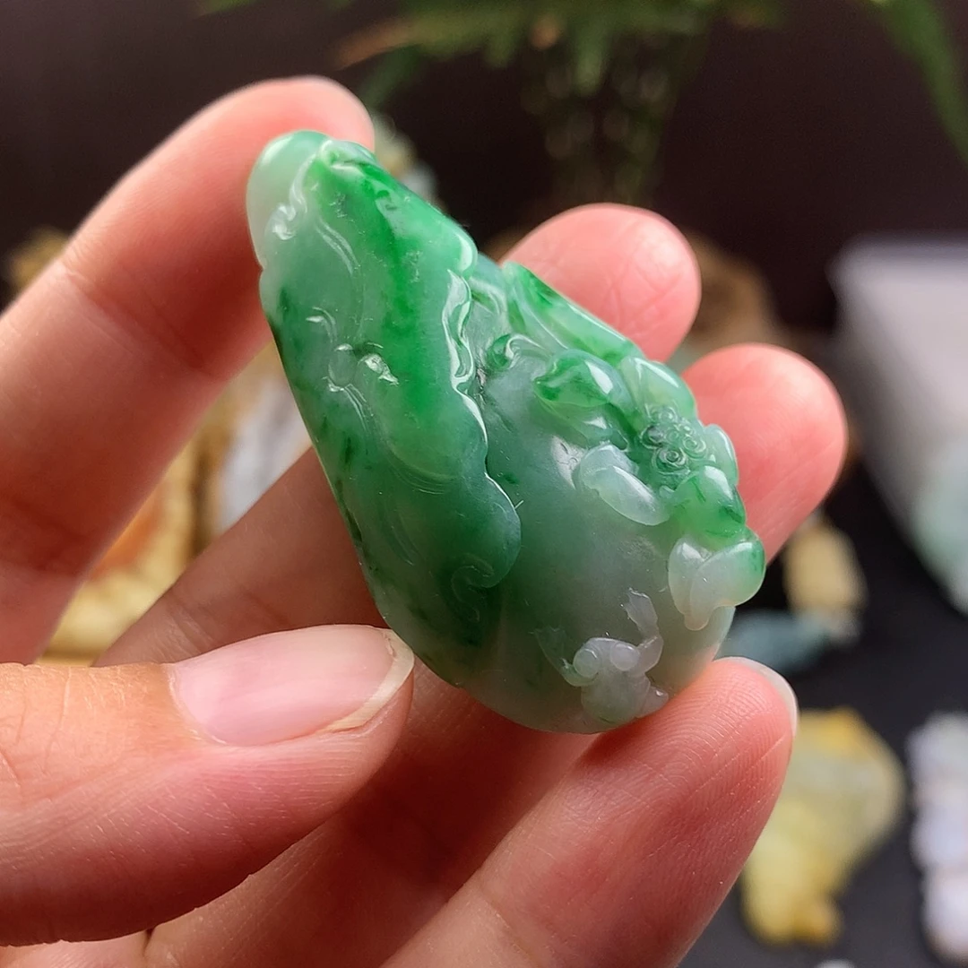 定制翡翠未镶嵌莲