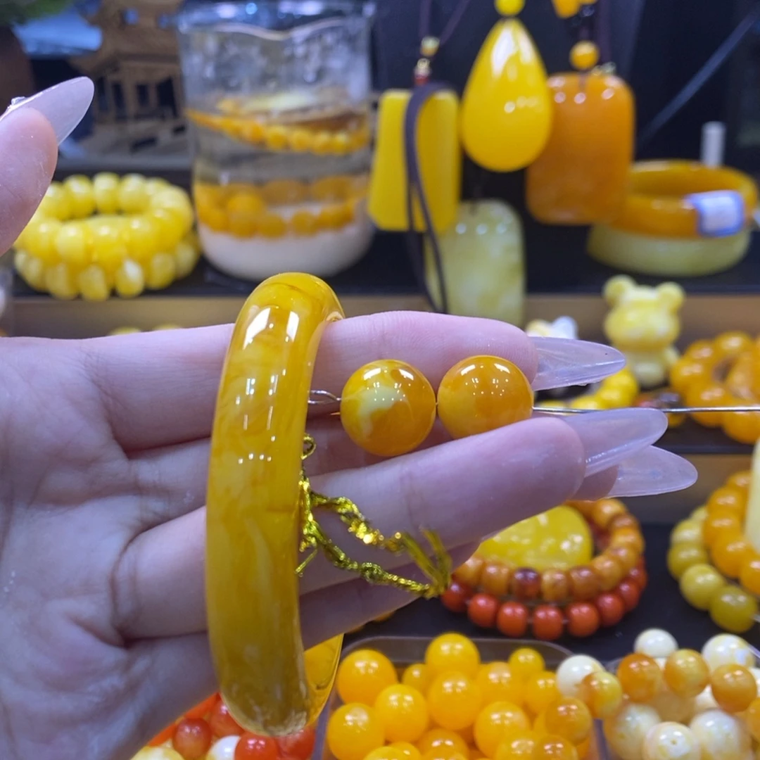 小***一精品鸡油黄卡57镯子