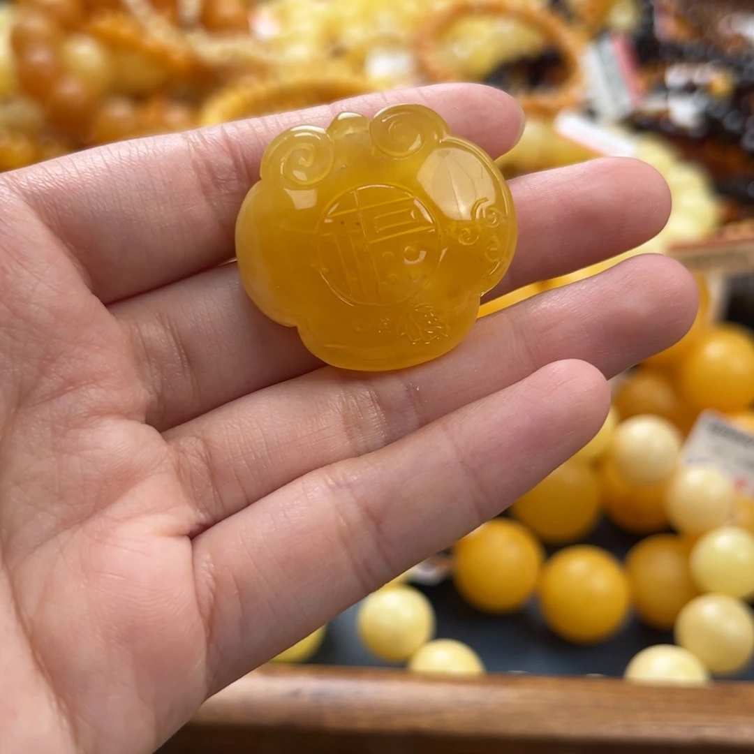 未镶嵌琥珀珠宝奇石