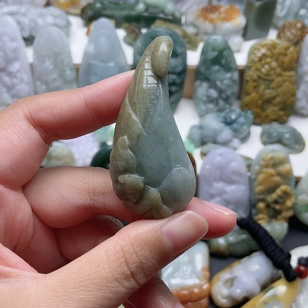 翡翠未镶嵌颈饰翡翠