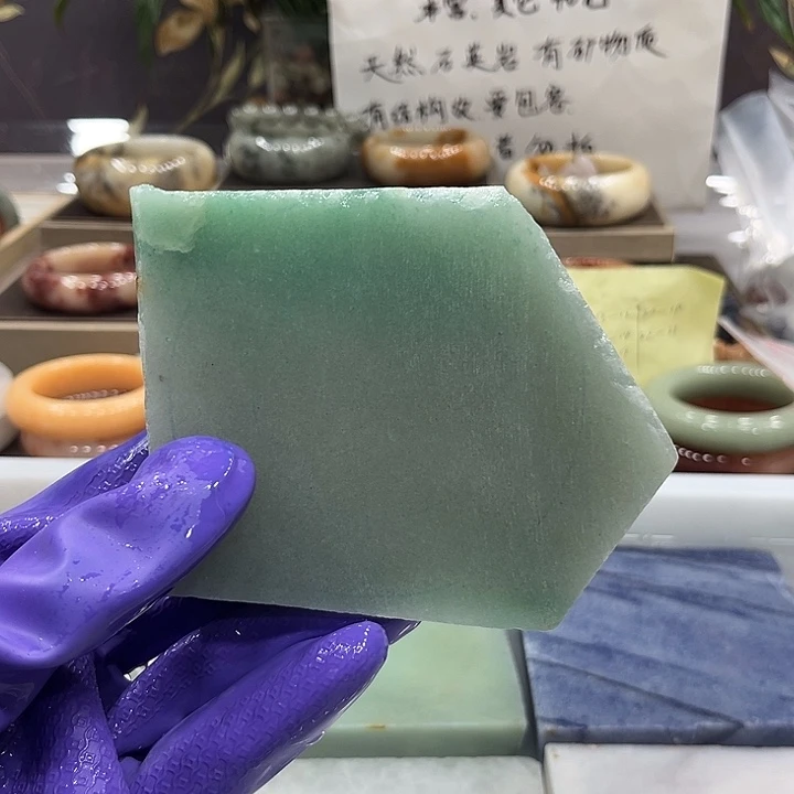 石英质玉（佘太翠）未镶嵌手镯