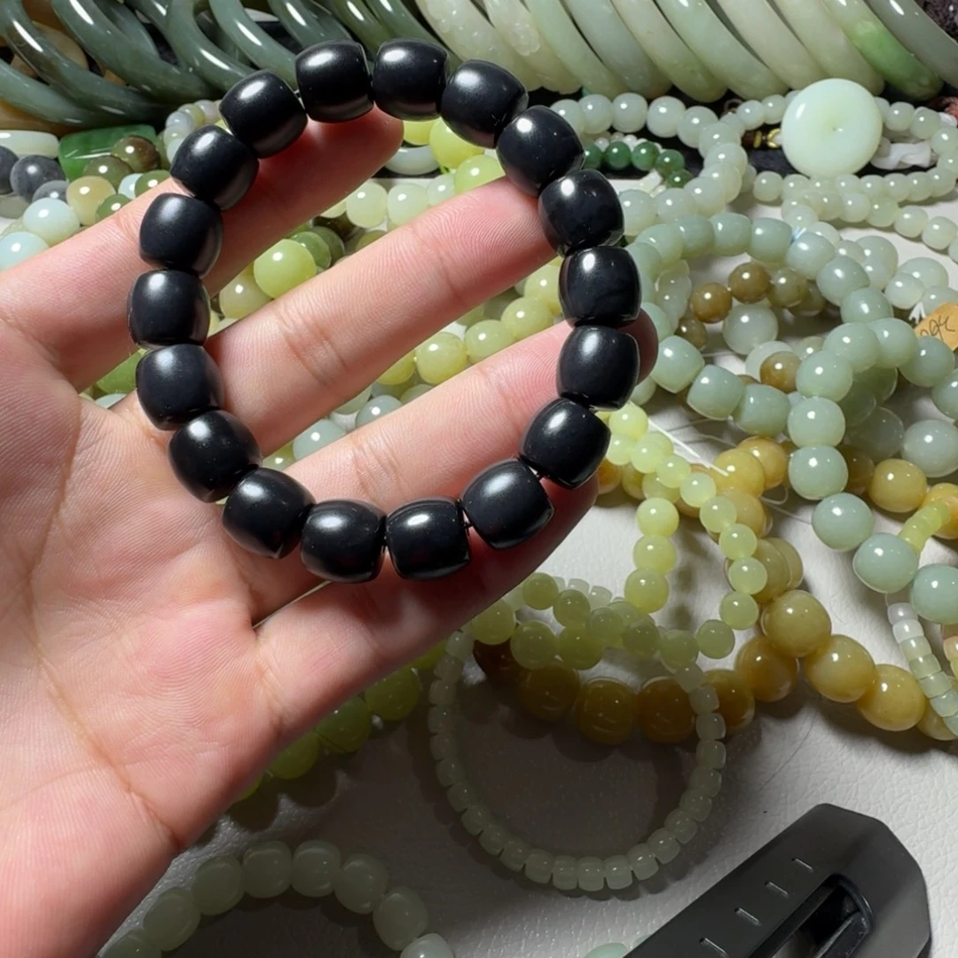 和田玉未镶嵌手串