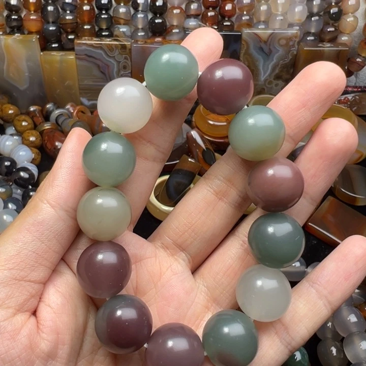 玛瑙/玉髓颈饰未镶嵌