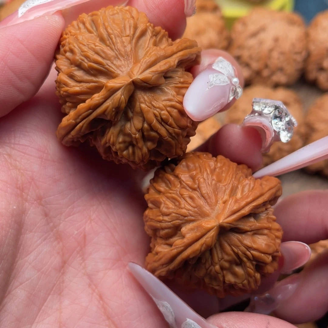 S***d文玩核桃把件全品三角白39