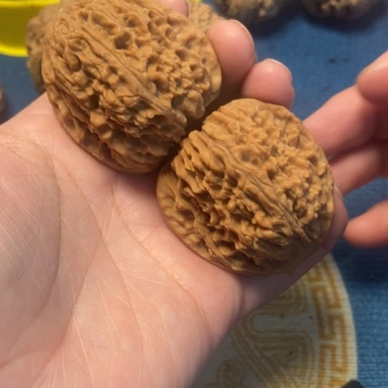 文玩核桃吊坠南疆