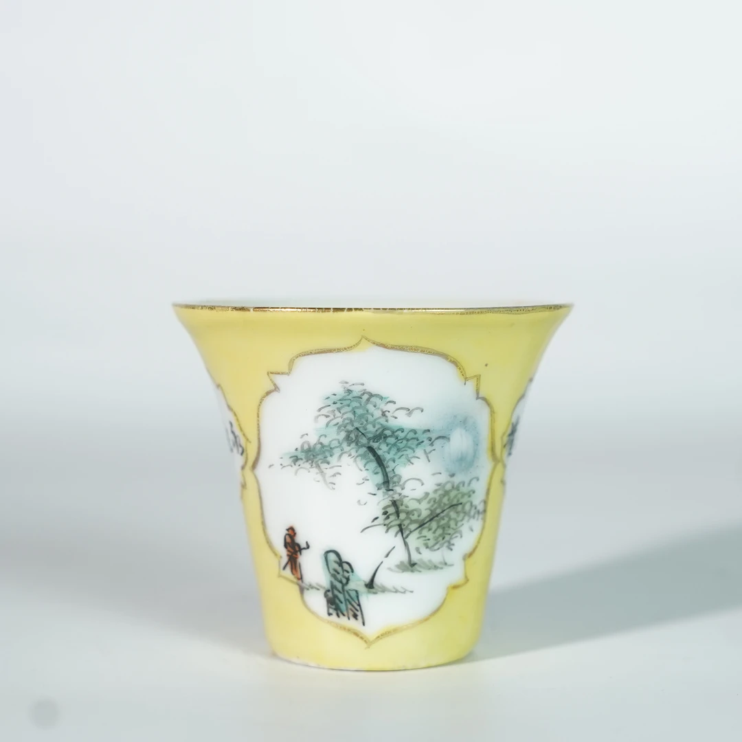 LLDZ250313009【十竹斋】民国黄底开窗粉彩竹林人物纹诗文单杯