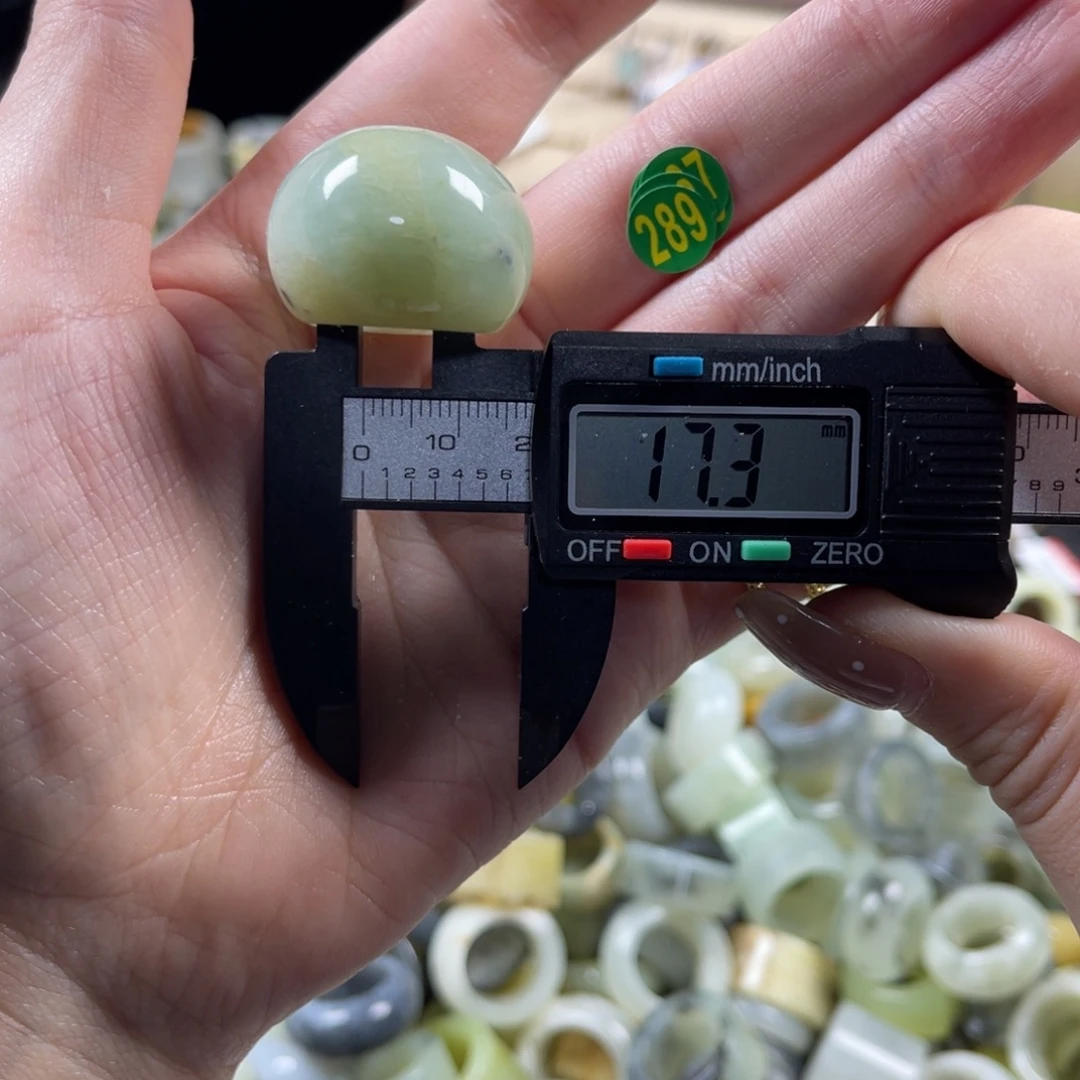 蛇纹石玉未镶嵌戒指