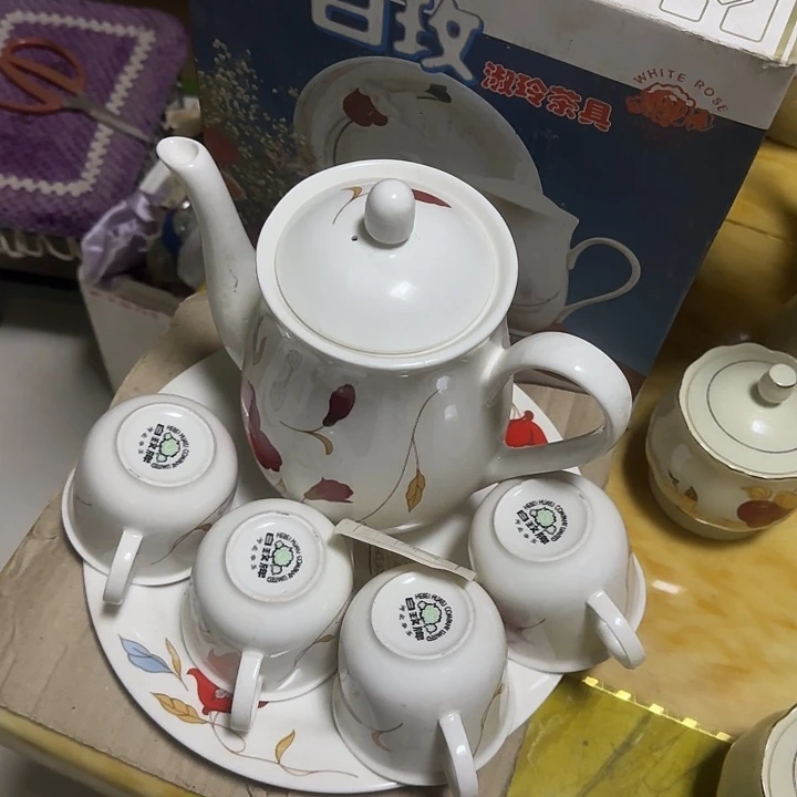 瓷片陶瓷盘子碗啥都有