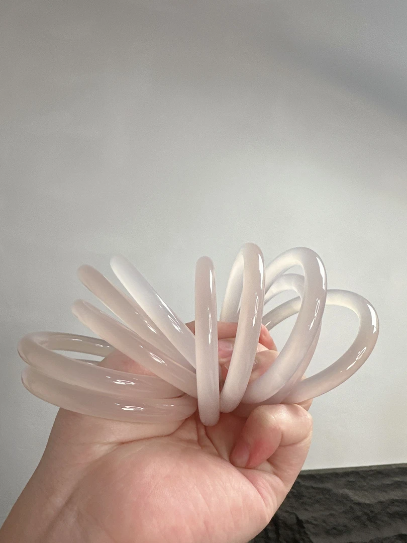 【荔枝冻圆条】白冰卡8白月光玉髓手镯玛瑙玉高冰气质多样性发其一