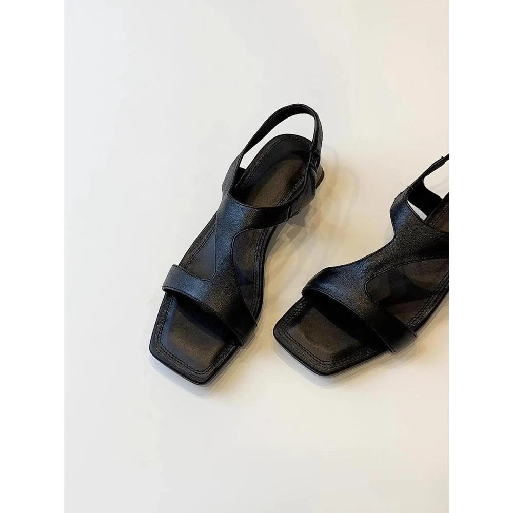 小众Z字带扣露趾方头凉鞋女2025年夏季黑色百搭低跟外穿罗马凉鞋