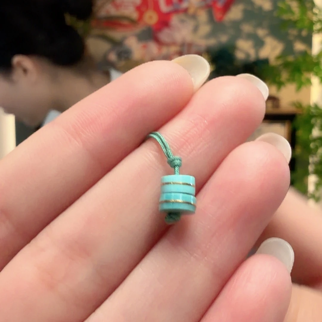 绿松石未镶嵌颈饰