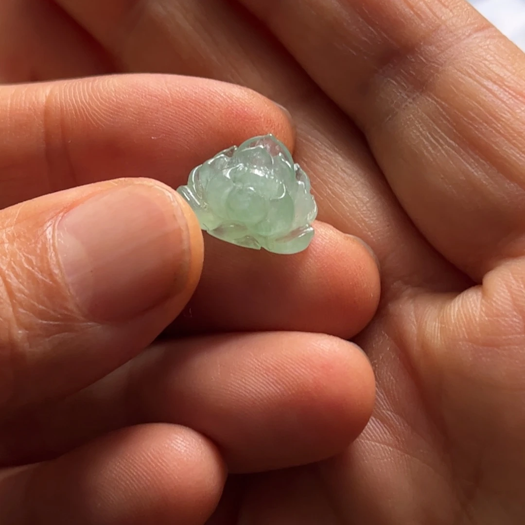 定制翡翠未镶嵌莲花