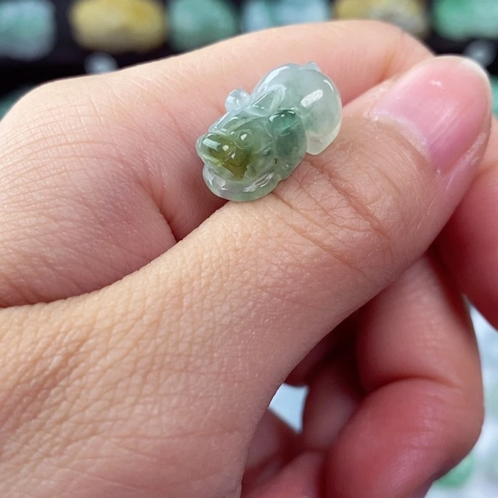 翡翠颈饰未镶嵌天然