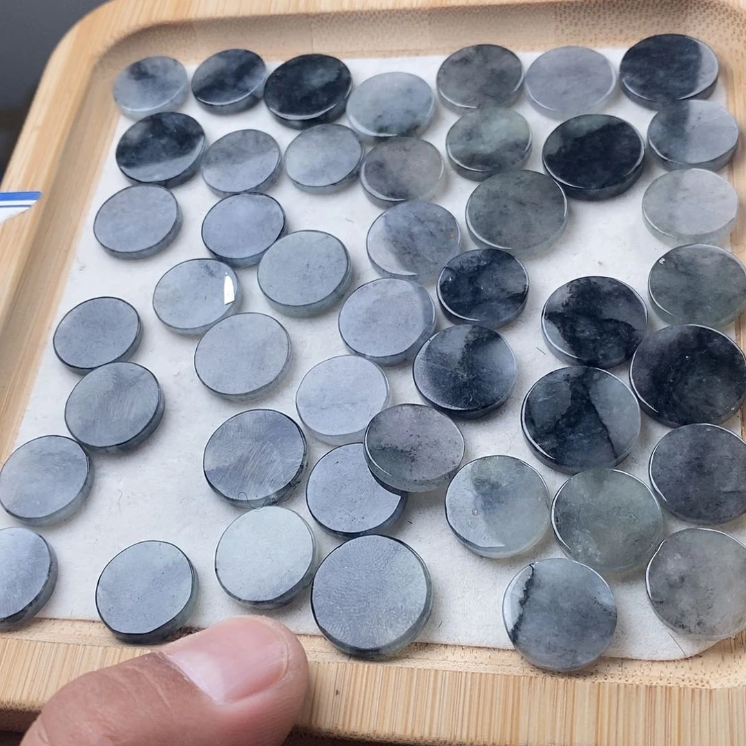 翡翠颈饰未镶嵌乌鸡圆无事牌两个起拍