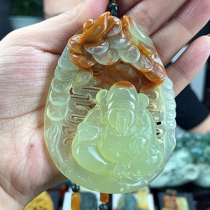 蛇纹石玉颈饰未镶嵌