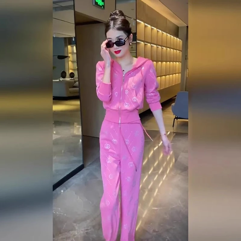 秋季女装时尚高级感洋气减龄玫红色连帽运动服外套宽松裤两件套装