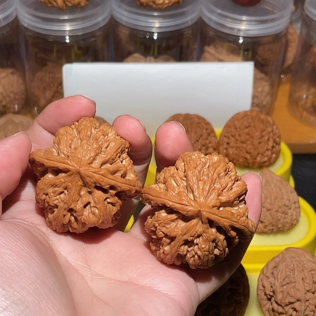 文玩核桃吊坠47球筋