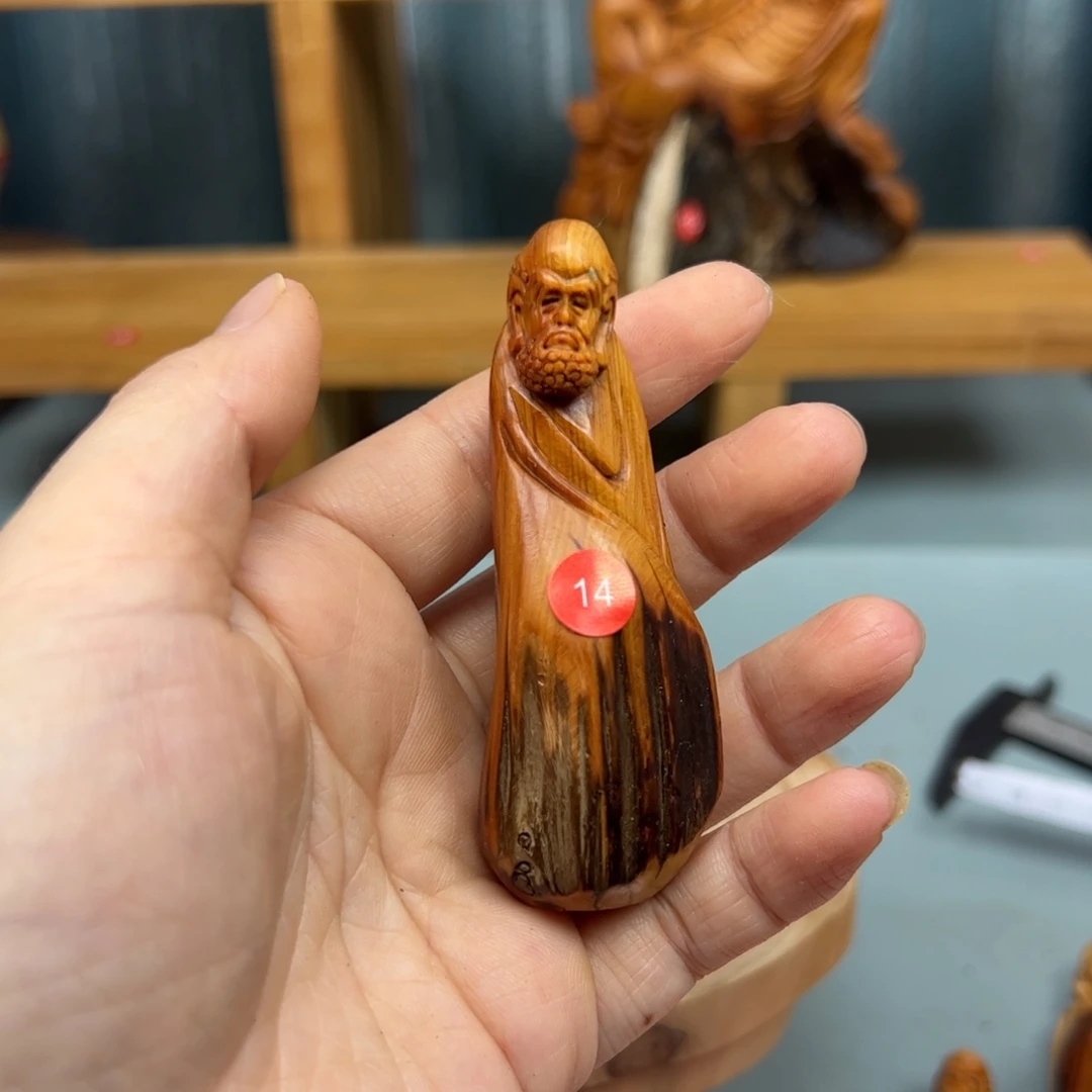 肖***赎木崖柏木摆件手把件，