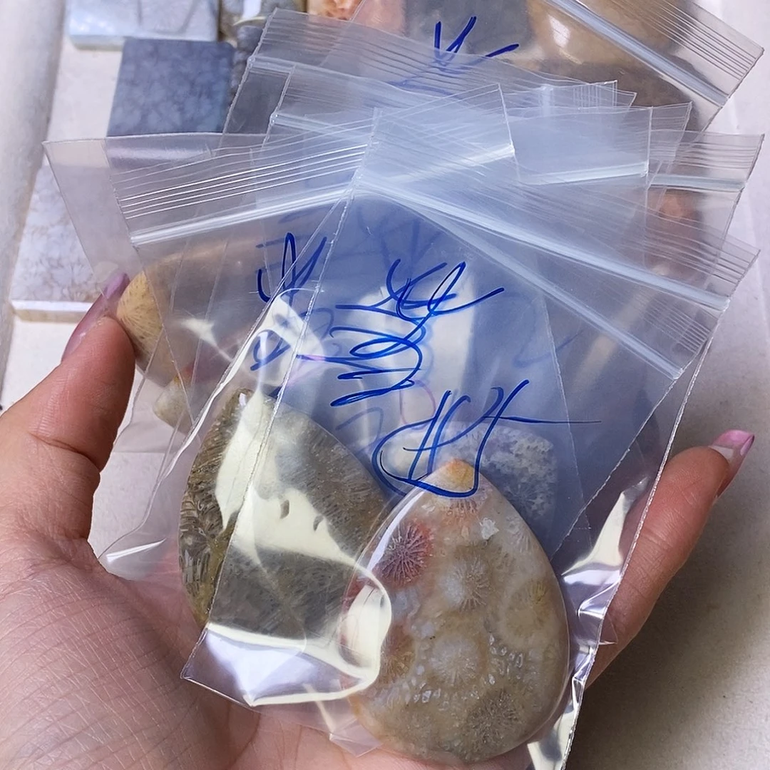 硅化玉颈饰合金当***袭