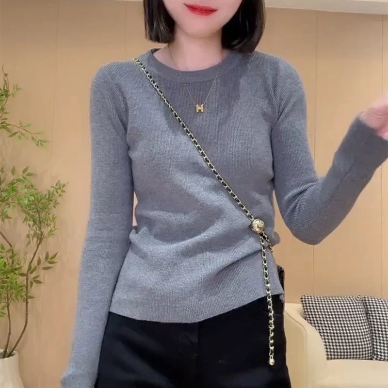 大码圆领纯色打底上衣女秋季新款微胖妹妹宽松显瘦百搭遮肚针织衫