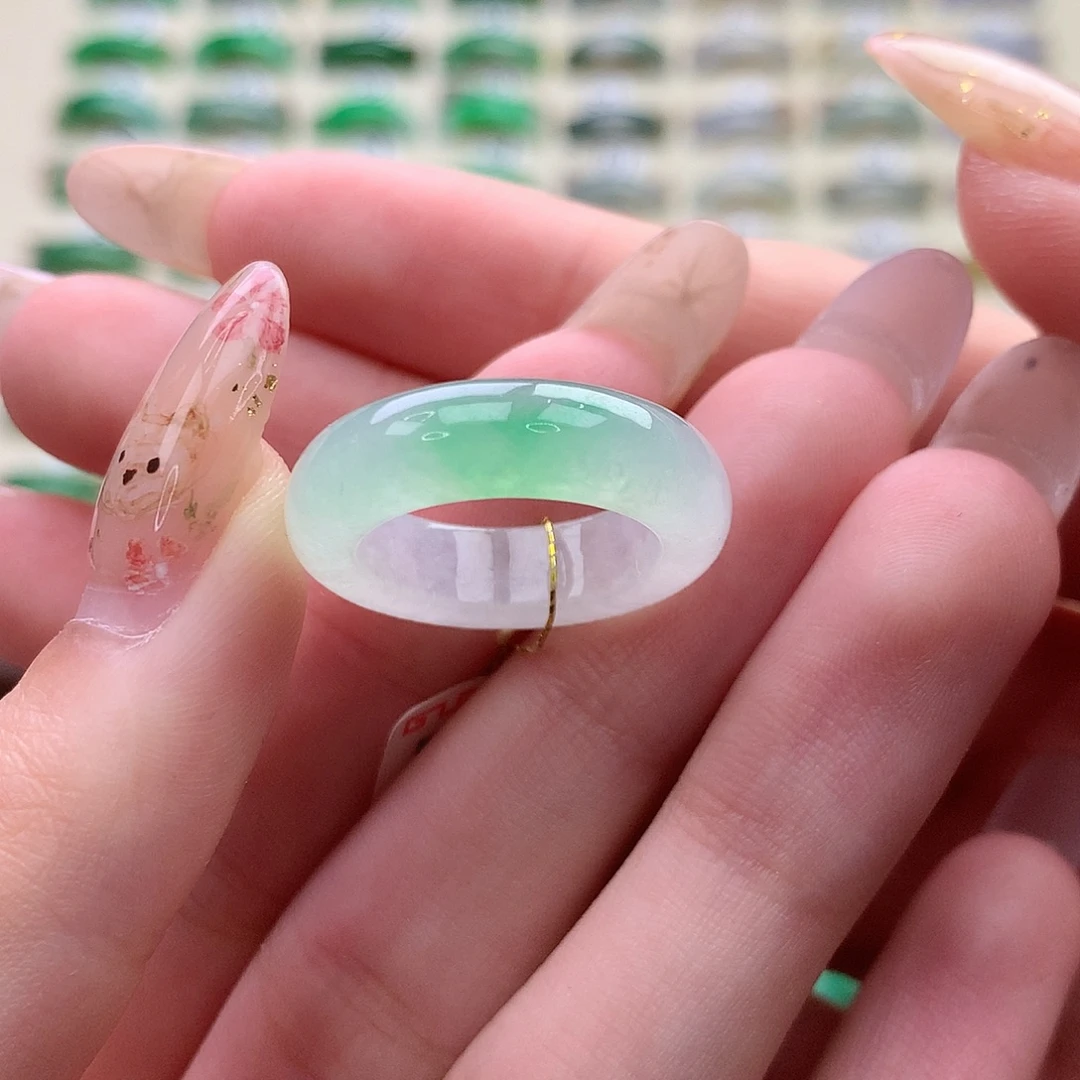 翡翠未镶嵌戒指港12