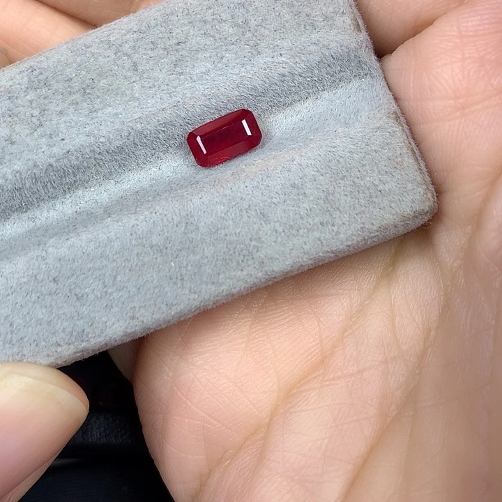 红宝石裸石1.11ct缅甸鸽血红红宝石