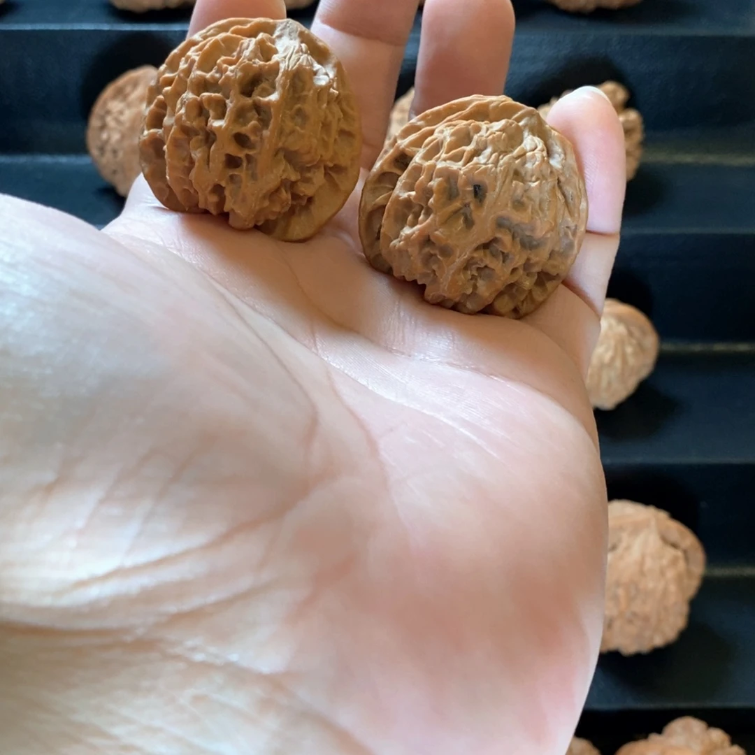 桃核把件巴***✌山地一代老苹果园39