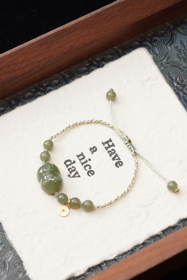 一只 天然和田玉6mm圆珠雕刻小猫13*17*9mm单圈手串