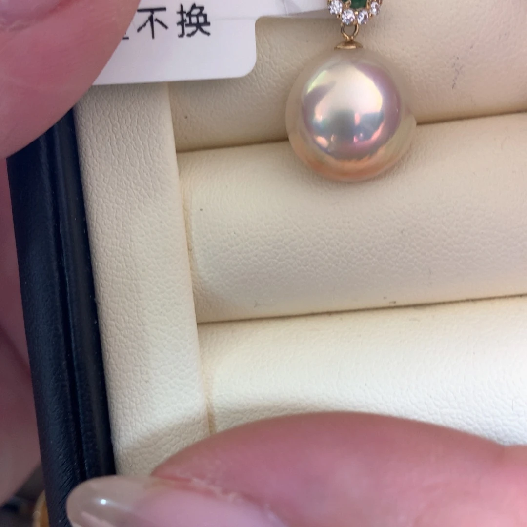 18K金镶嵌颈饰拼合珍珠（马贝珠）