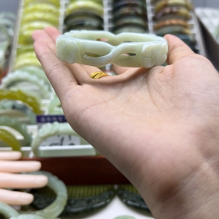 紫***梦未镶嵌蛇纹石玉手镯