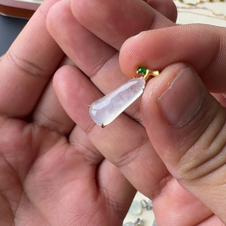 翡翠吊坠(不含链)18K金镶嵌