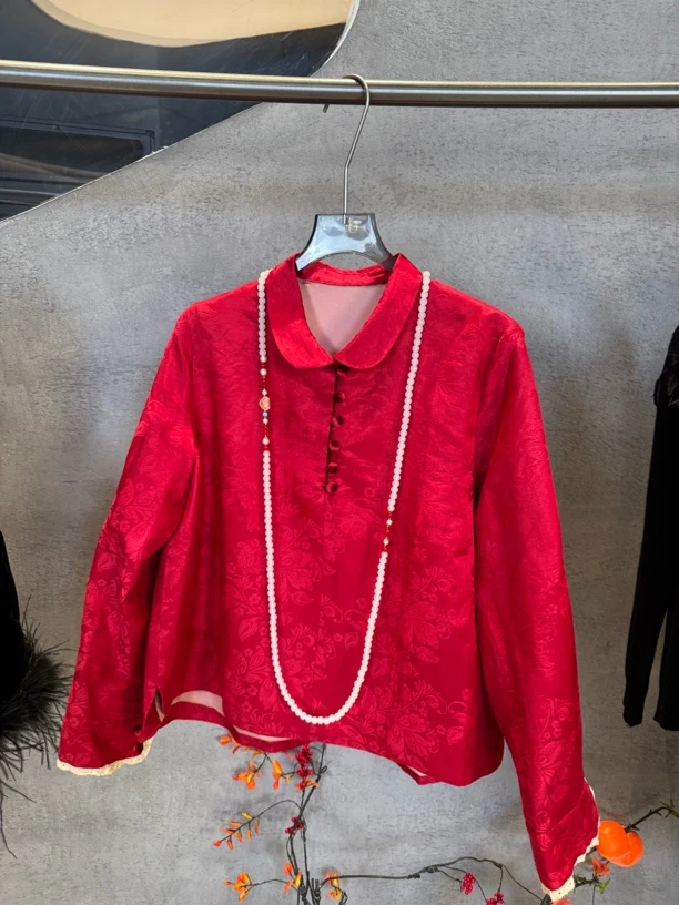 【当红不让】红色小翻领提花长袖上衣