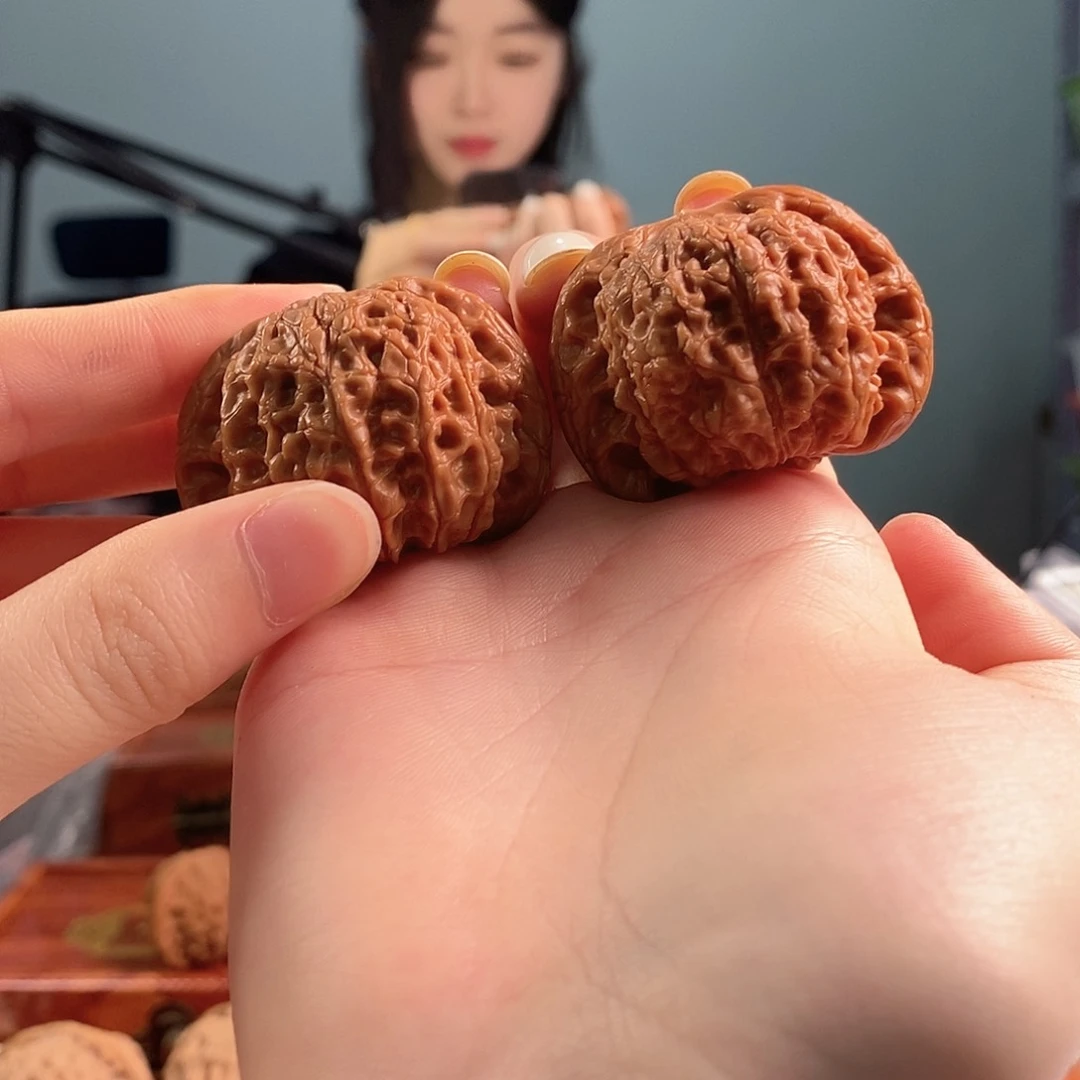 文玩核桃吊坠o****◤血麒麟