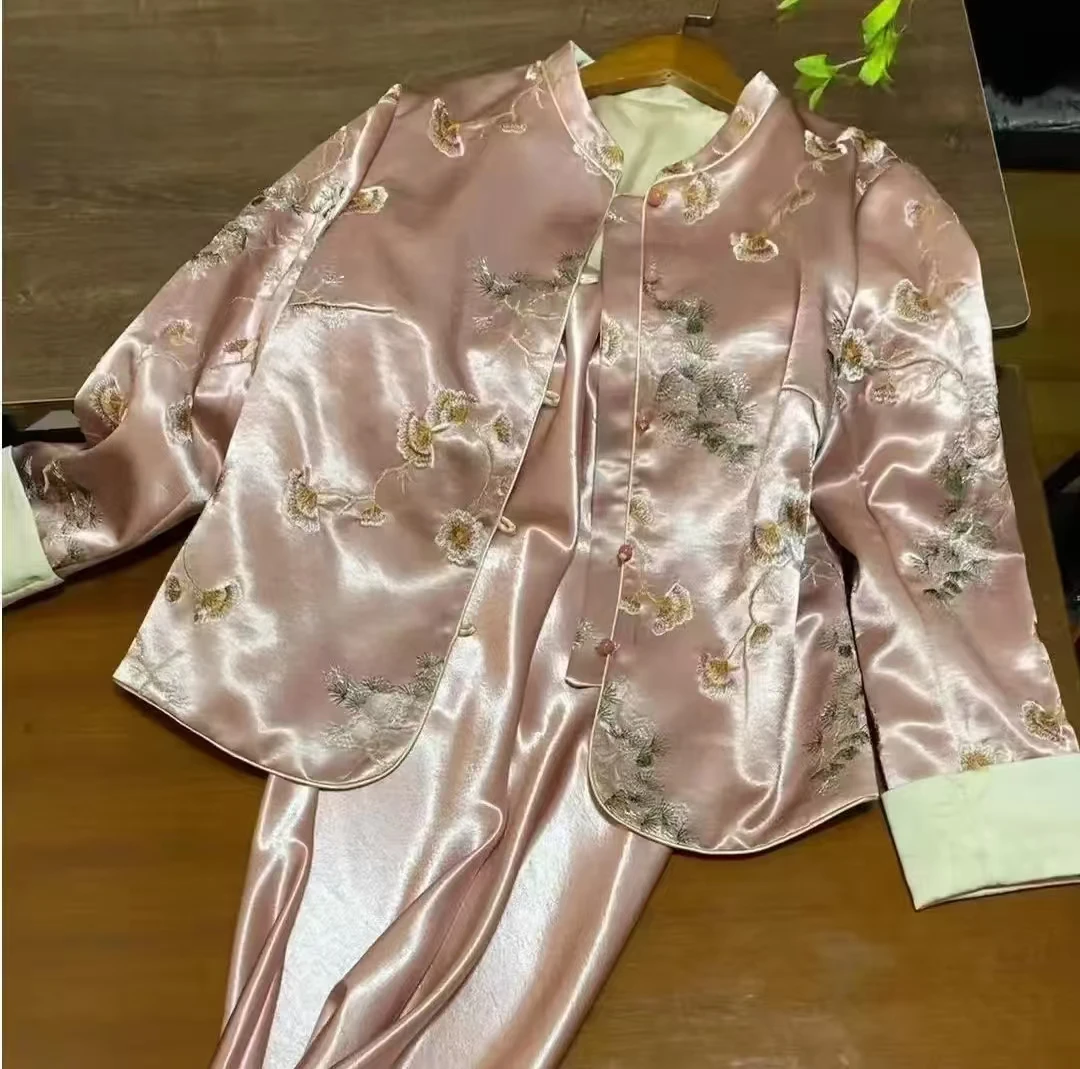 8892-新中式双面穿重磅花萝重工刺绣秋冬款外套