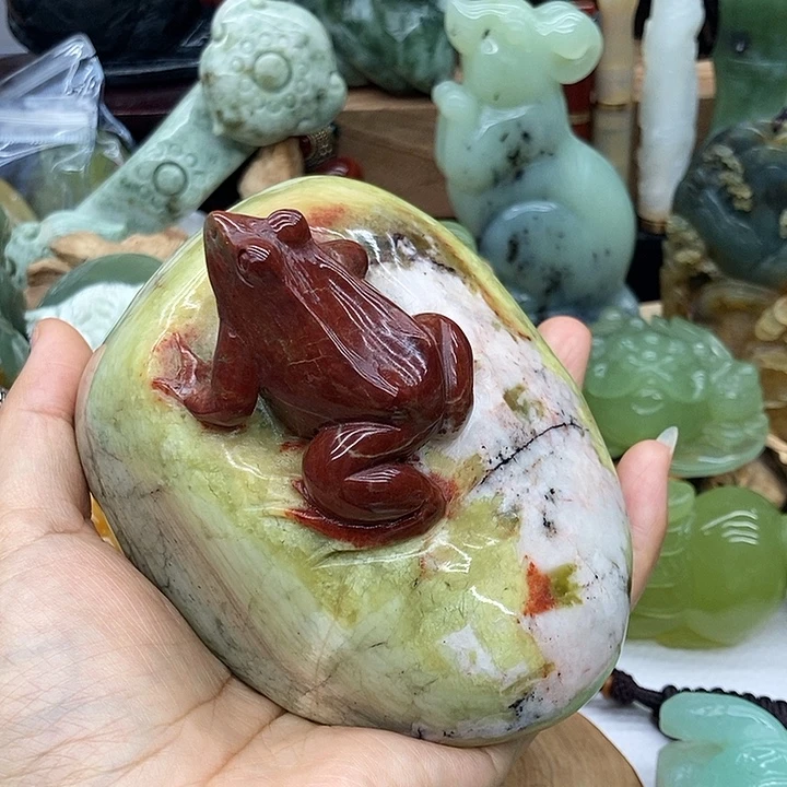 岫玉未镶嵌小摆件