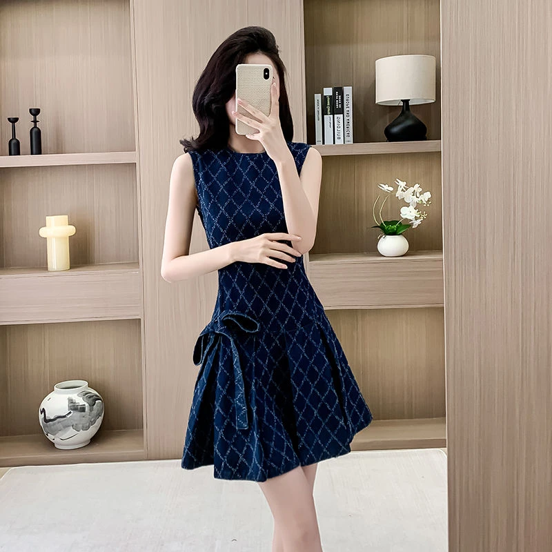 夏季时尚新款牛仔无袖连衣裙背心裙法式个性字气质百褶短裙礼服