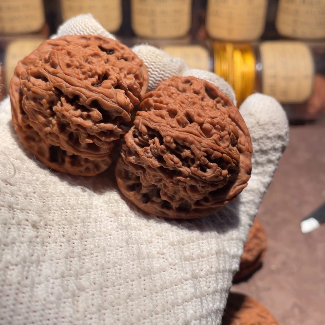 文玩核桃吊坠44三角球疆