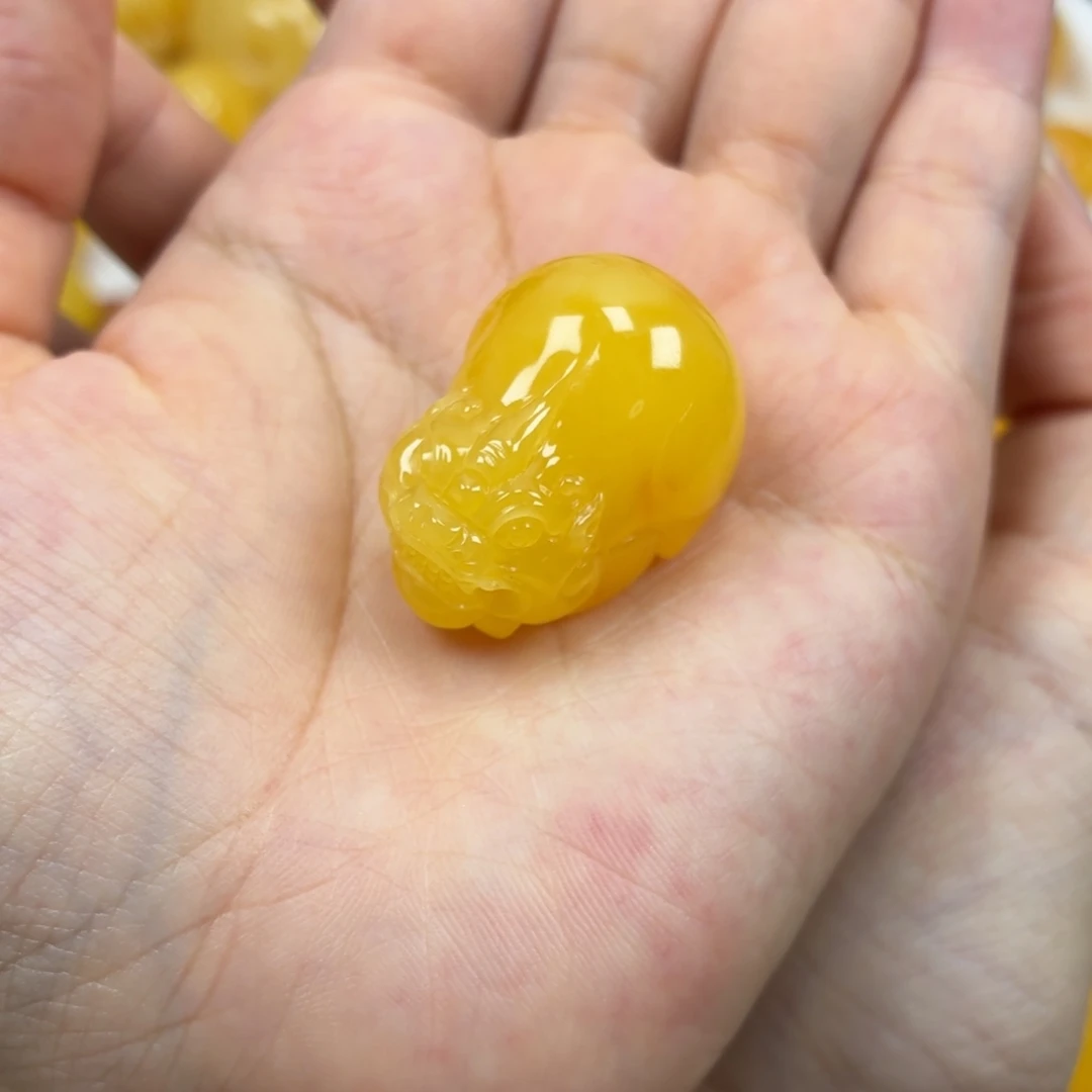 蜜蜡未镶嵌颈饰焦皮浓蜡妖花貔貅