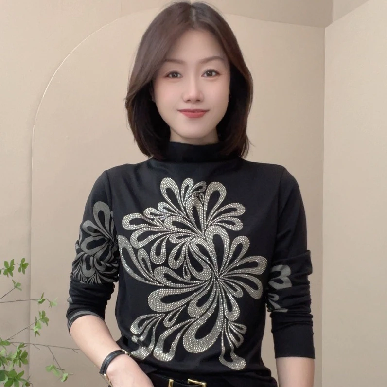 3150秋季新款印花长袖时尚女士透气打底衫极简风休闲百搭女T恤