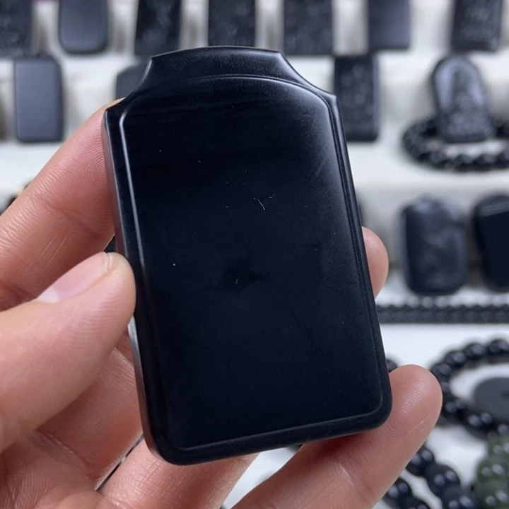 和田玉（墨玉）未镶嵌颈饰无事牌