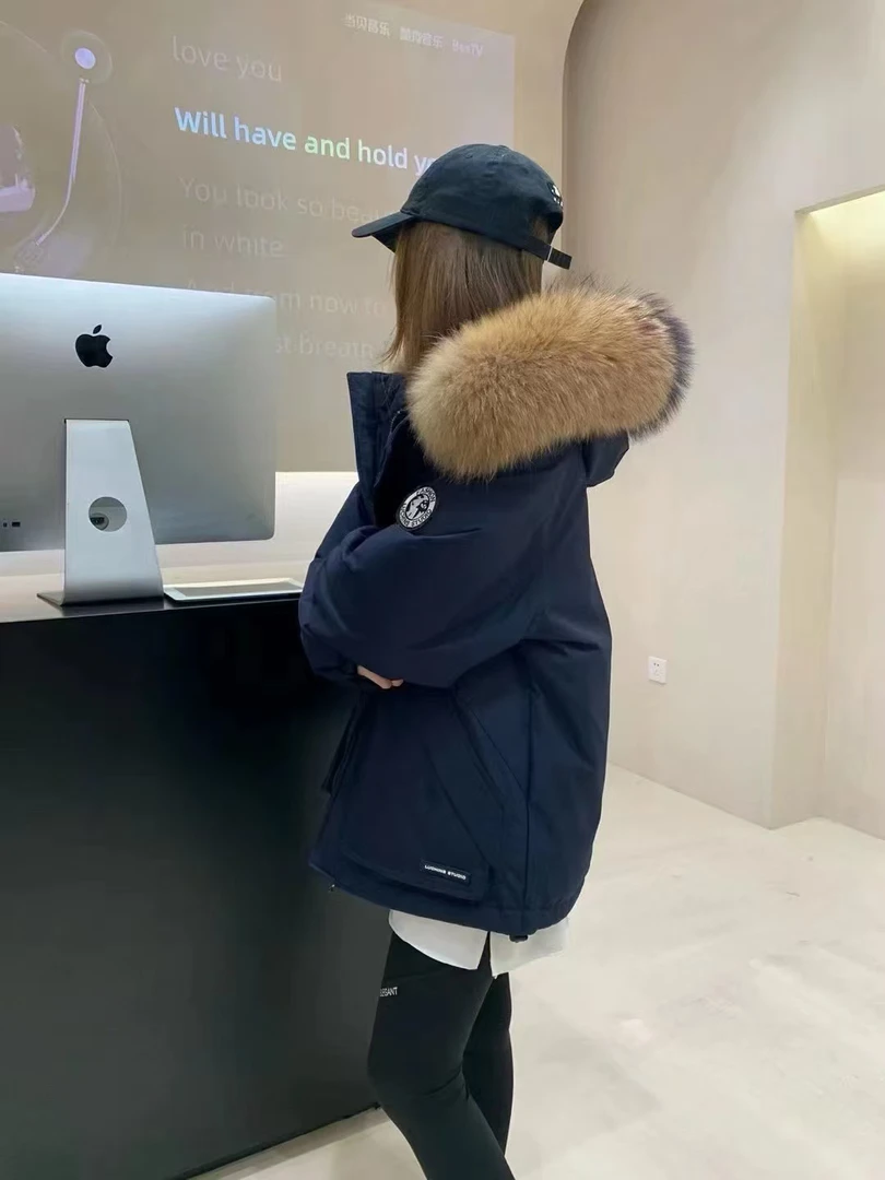 25款冲锋衣小个子高个子男女同款原色真毛领羽绒服，88183款