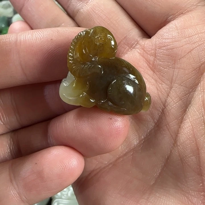 和田玉未镶嵌颈饰定制