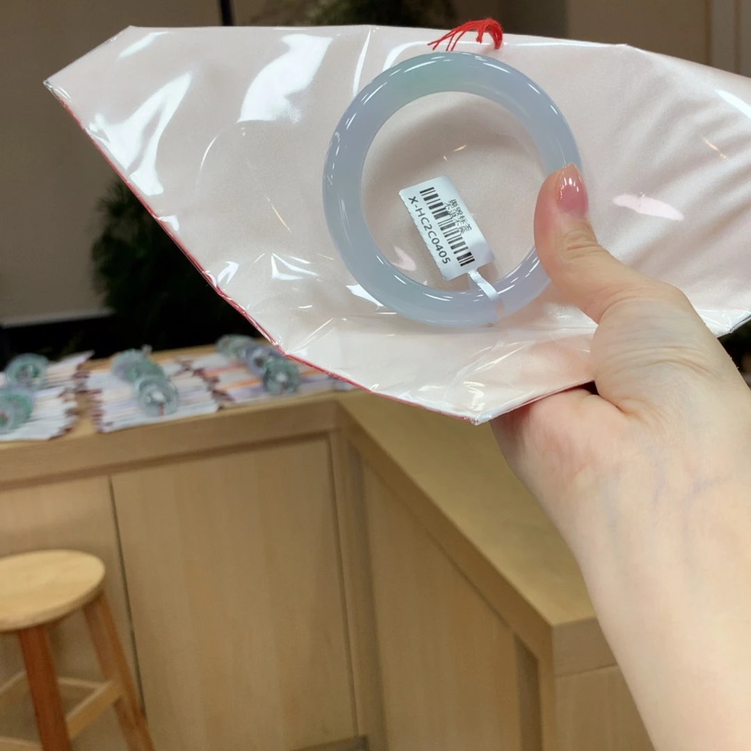 翡翠手镯未镶嵌嘉*不退不换