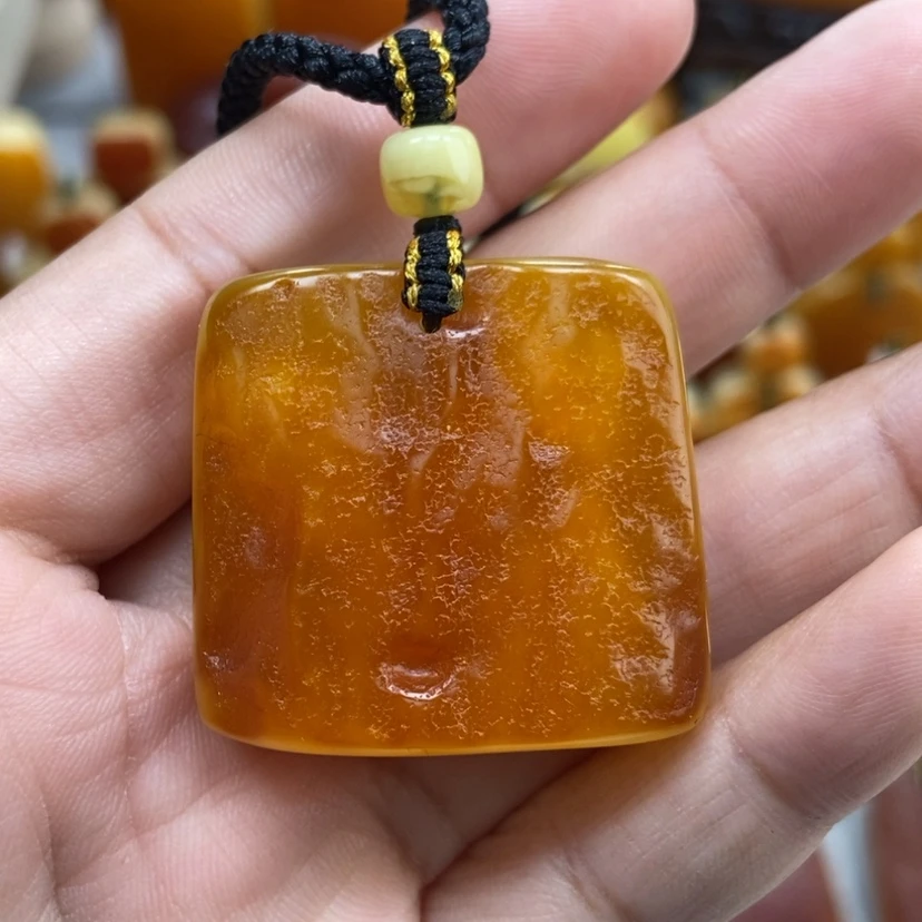 【闪购商品】琥珀颈饰未镶嵌