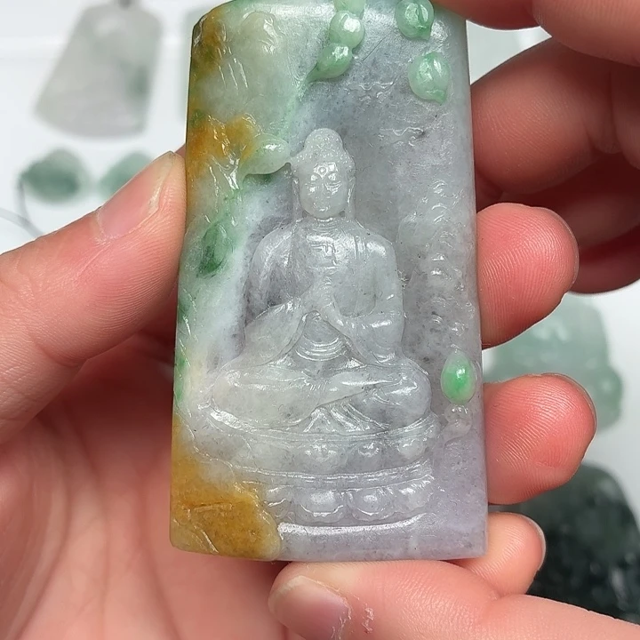 定制翡翠未镶嵌大日如来
