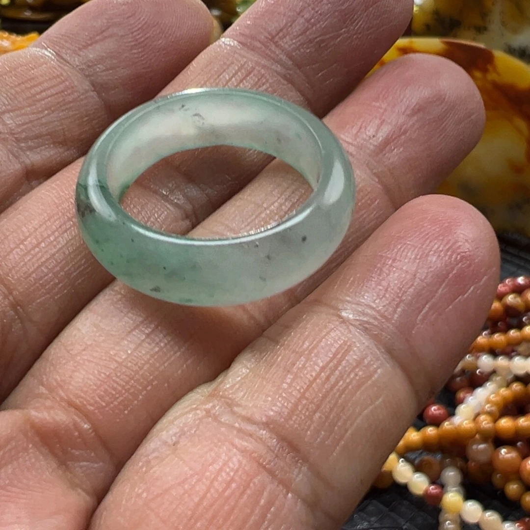 石英质玉未镶嵌颈饰