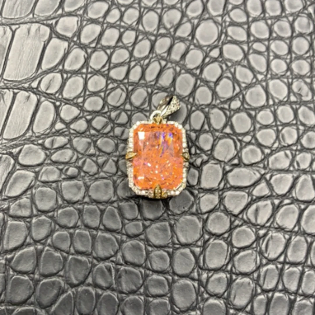 铜合金锆石吊坠 帕帕手工小众T方吊坠时尚轻奢精美精致镶嵌饰品97